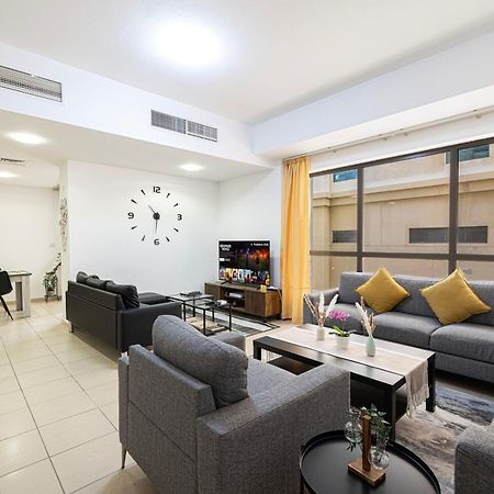 דובאי Moonlight Hostel Jbr - 2Min Walk To Jbr Beach - Gym - 2Min Metro Station - Poll מראה חיצוני תמונה