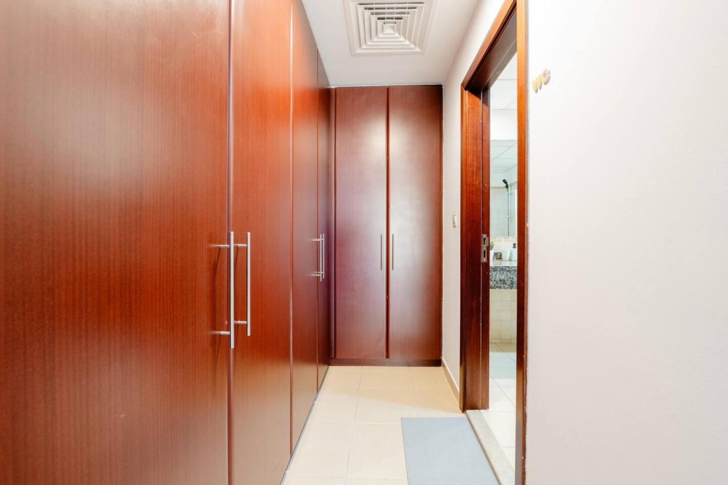 דובאי Moonlight Hostel Jbr - 2Min Walk To Jbr Beach - Gym - 2Min Metro Station - Poll מראה חיצוני תמונה