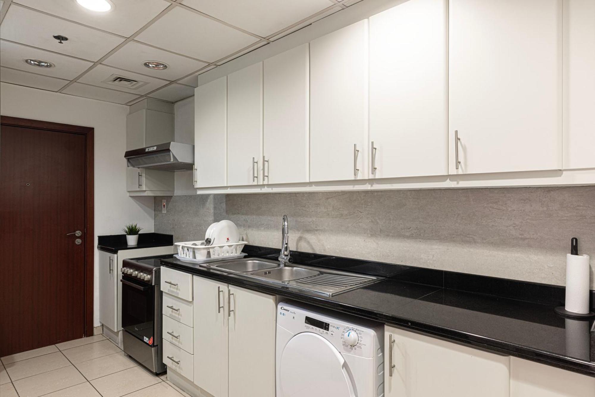 דובאי Moonlight Hostel Jbr - 2Min Walk To Jbr Beach - Gym - 2Min Metro Station - Poll מראה חיצוני תמונה
